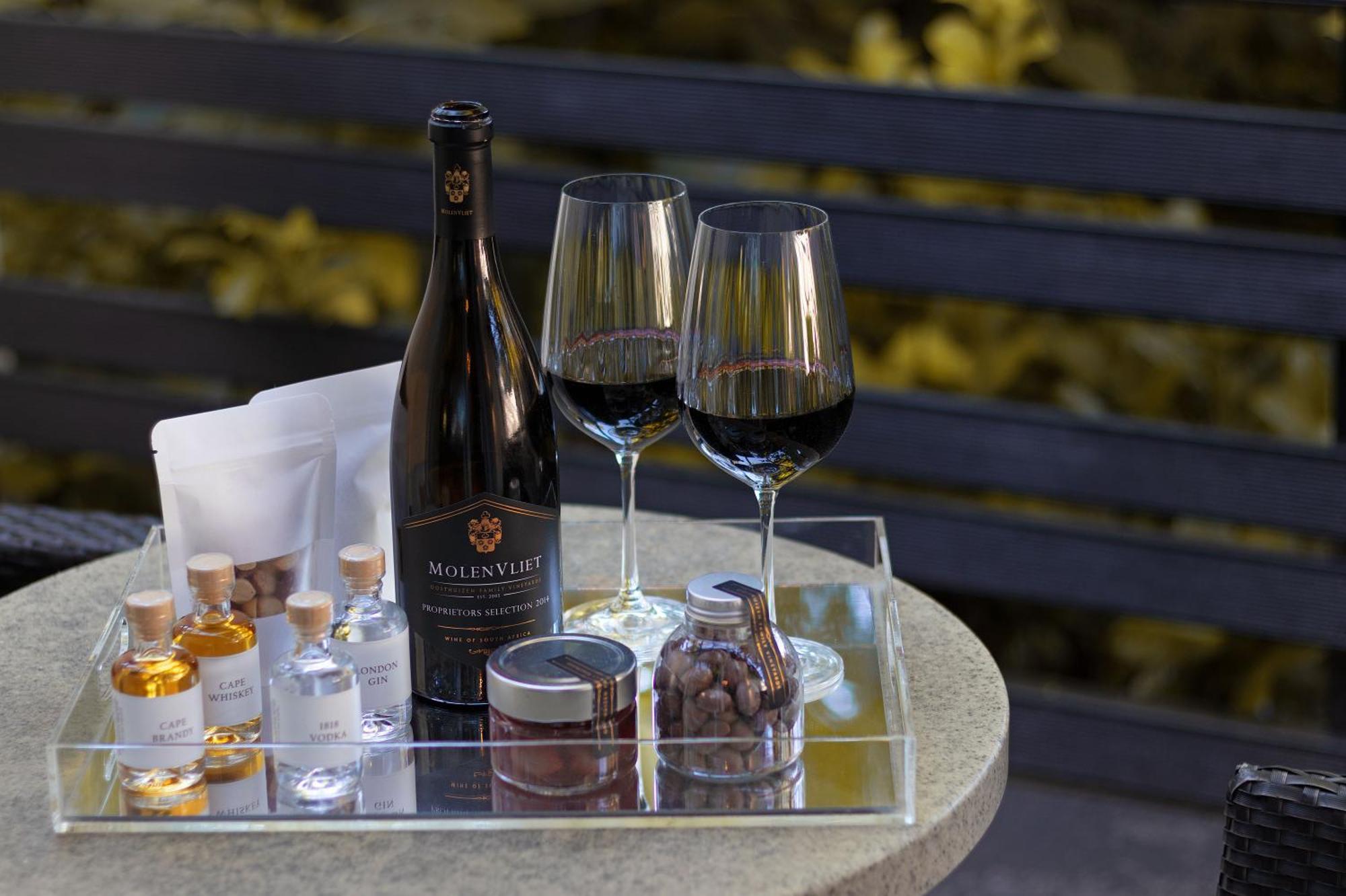 Molenvliet Vineyards Hotel สเตลเลนบอช ภายนอก รูปภาพ