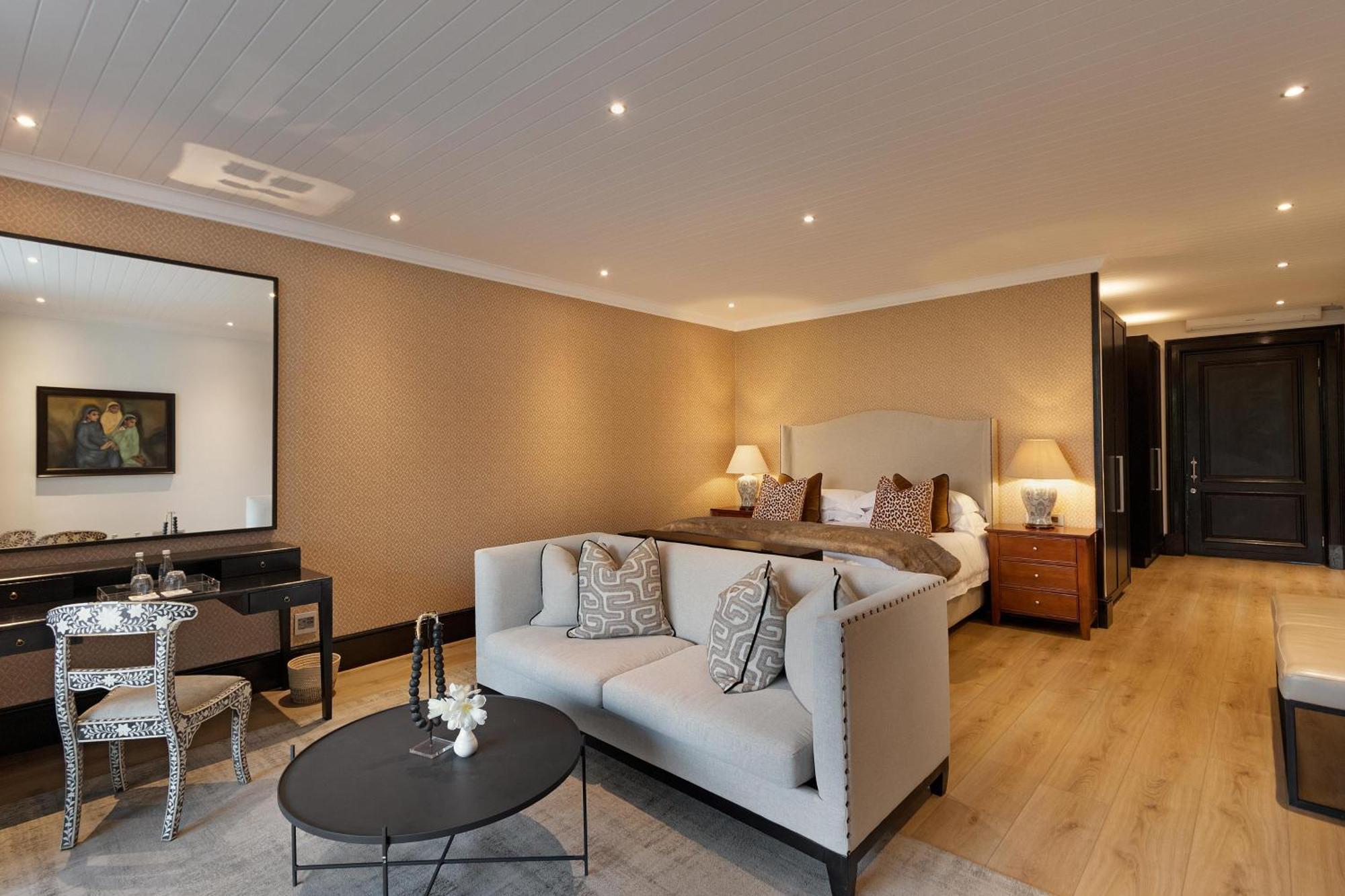 Molenvliet Vineyards Hotel สเตลเลนบอช ภายนอก รูปภาพ