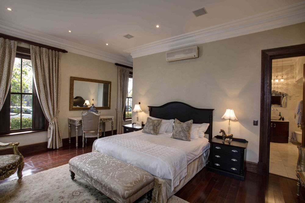 Molenvliet Vineyards Hotel สเตลเลนบอช ภายนอก รูปภาพ